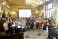 Àngel Ros destaca el papel social de los cuidadores no profesionales en la clausura de los cursos para darles apoyo que realiza la Paeria