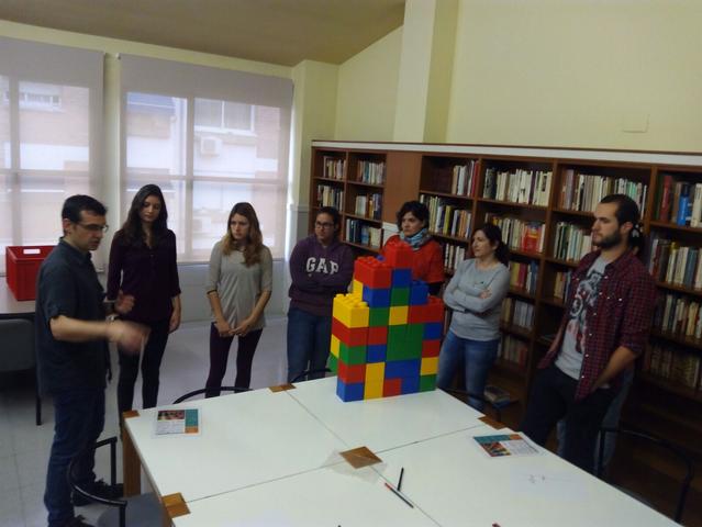 Educadores de ocio amplían habilidades y conocimientos en el centro social de la Mariola