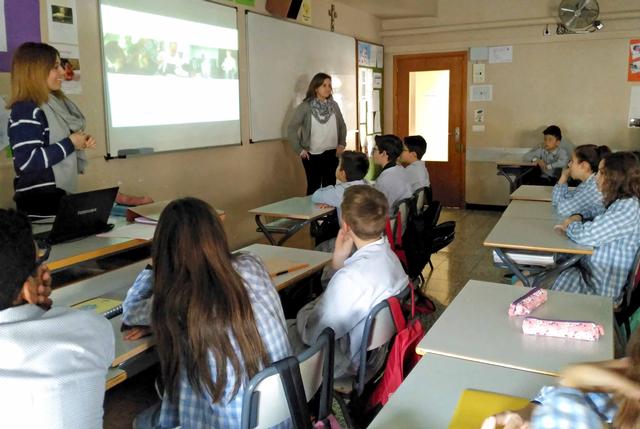 Un millar de alumnos de escuelas de la ciudad participan en las charlas escolares de Down Lleida