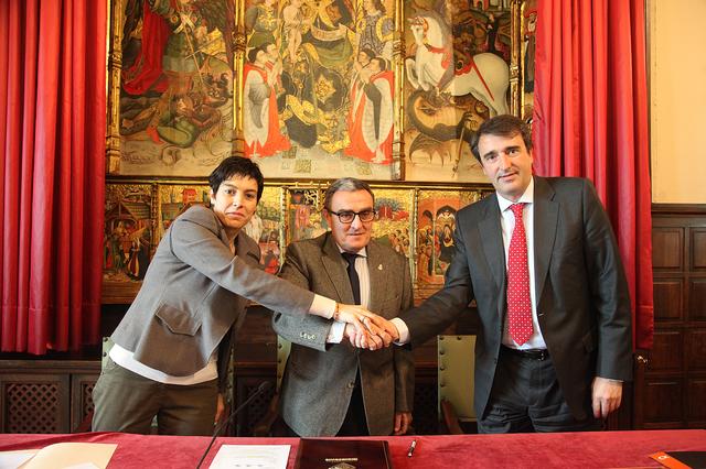 El Ayuntamiento de Lleida y CatalunyaCaixa firman un acuerdo de colaboración para destinar las viviendas a alquiler social